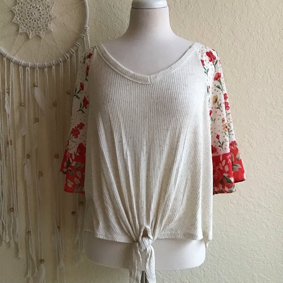 Floral 1/2 Bell Sleeves Tie Front V-Neck Top, Size L, NWT - Picture 2 of 5